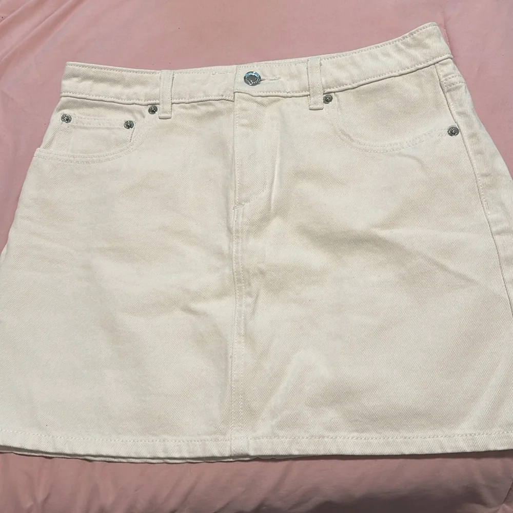 Michael Kors White Mini Skirt - Picture 3 of 7